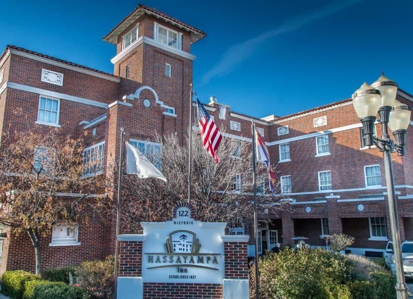 Hassayampa Inn exterior